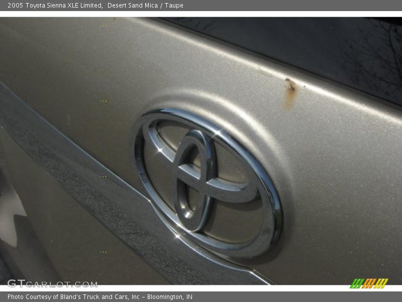 Desert Sand Mica / Taupe 2005 Toyota Sienna XLE Limited