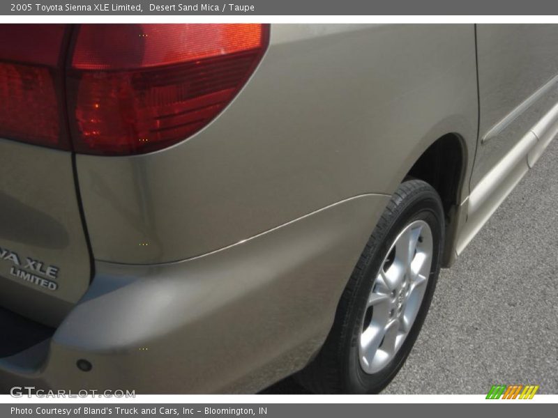 Desert Sand Mica / Taupe 2005 Toyota Sienna XLE Limited