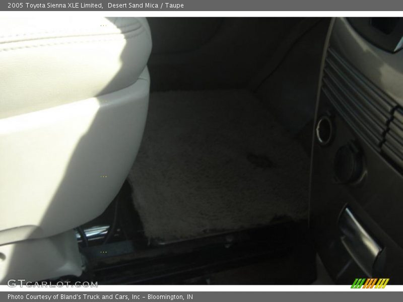 Desert Sand Mica / Taupe 2005 Toyota Sienna XLE Limited