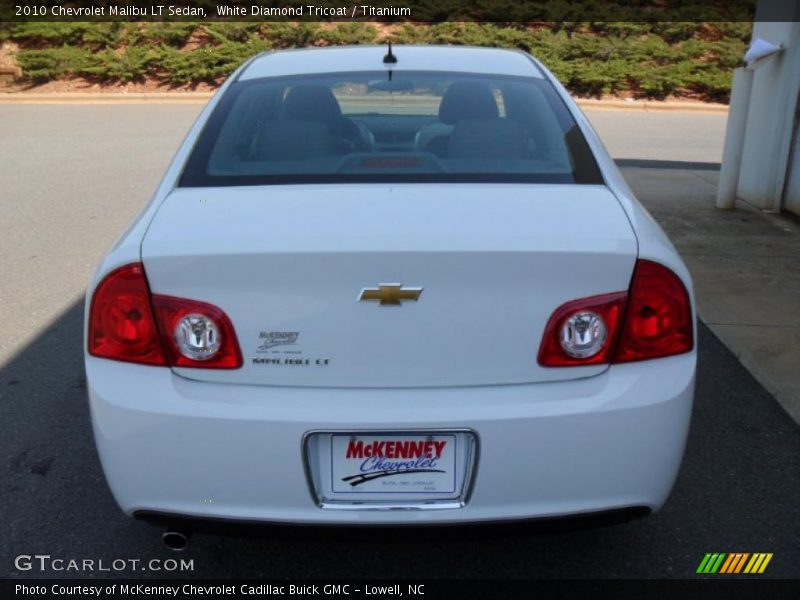 White Diamond Tricoat / Titanium 2010 Chevrolet Malibu LT Sedan