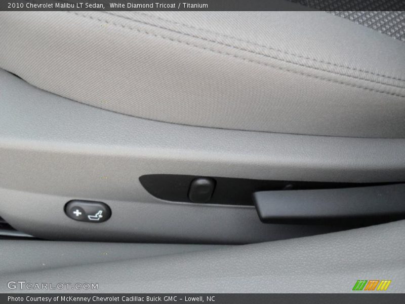White Diamond Tricoat / Titanium 2010 Chevrolet Malibu LT Sedan
