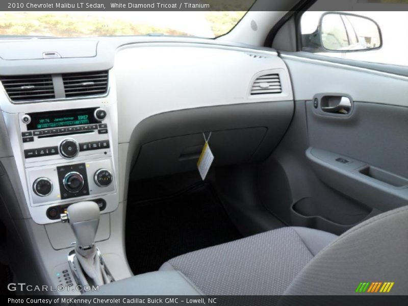 White Diamond Tricoat / Titanium 2010 Chevrolet Malibu LT Sedan