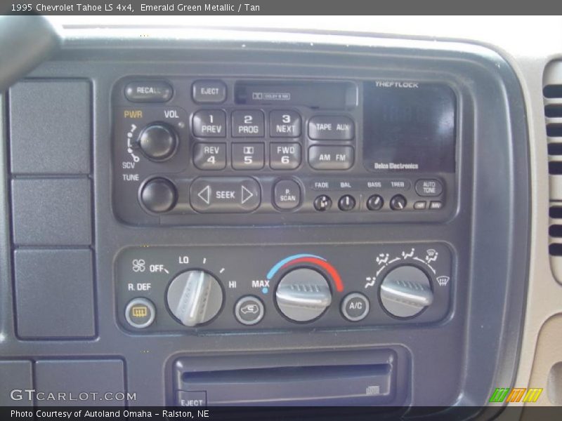 Emerald Green Metallic / Tan 1995 Chevrolet Tahoe LS 4x4