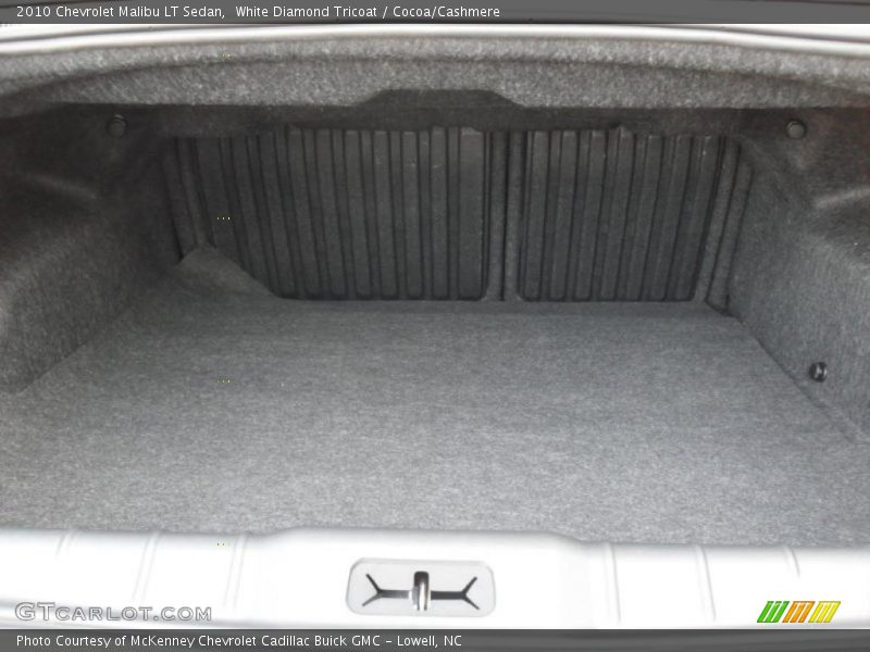 White Diamond Tricoat / Cocoa/Cashmere 2010 Chevrolet Malibu LT Sedan