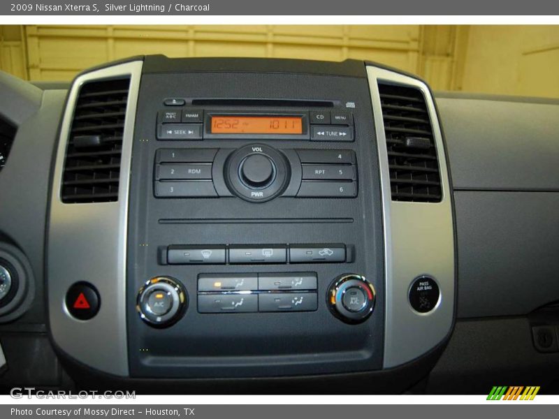 Silver Lightning / Charcoal 2009 Nissan Xterra S