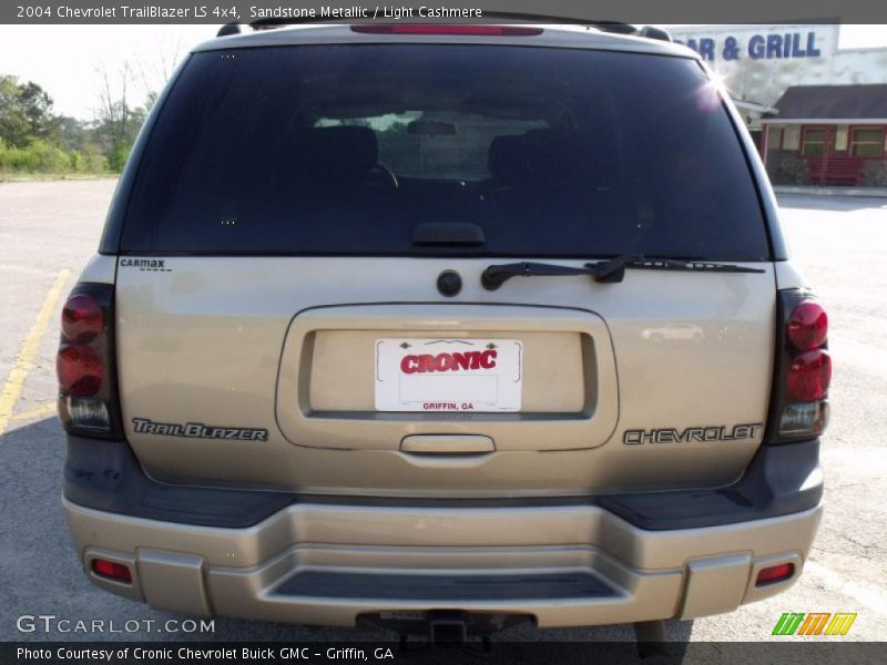 Sandstone Metallic / Light Cashmere 2004 Chevrolet TrailBlazer LS 4x4