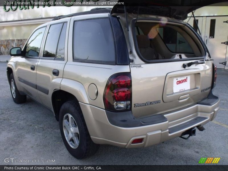 Sandstone Metallic / Light Cashmere 2004 Chevrolet TrailBlazer LS 4x4