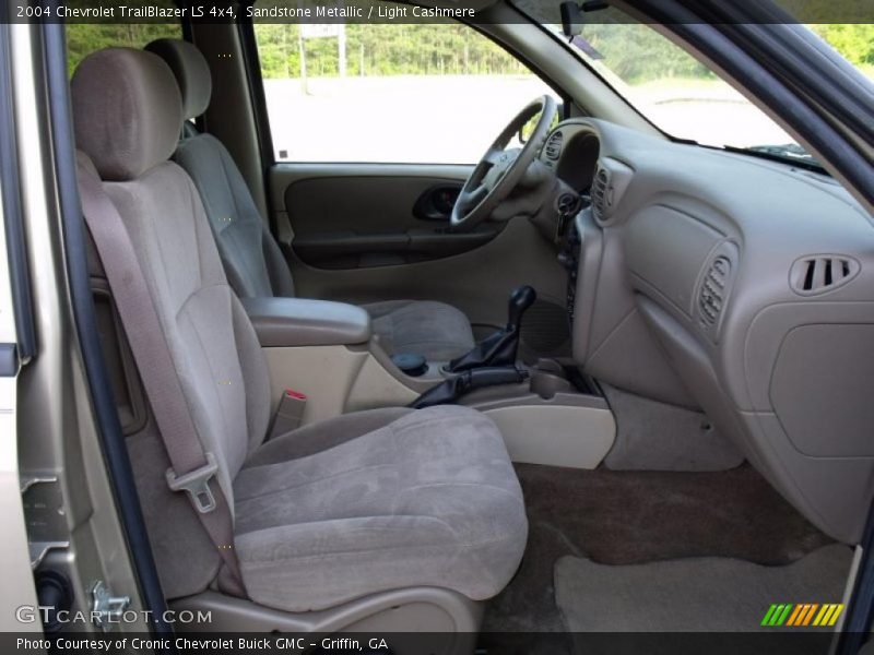 Sandstone Metallic / Light Cashmere 2004 Chevrolet TrailBlazer LS 4x4