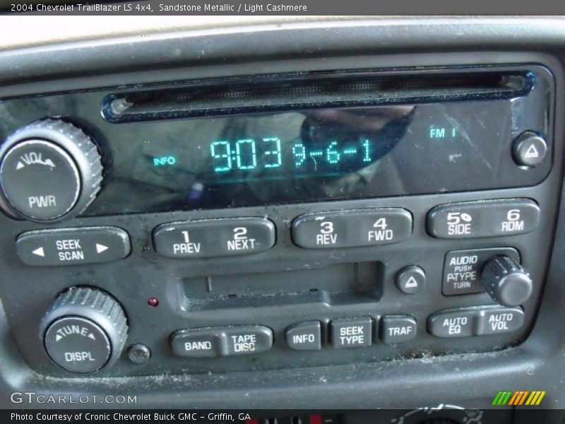 Sandstone Metallic / Light Cashmere 2004 Chevrolet TrailBlazer LS 4x4