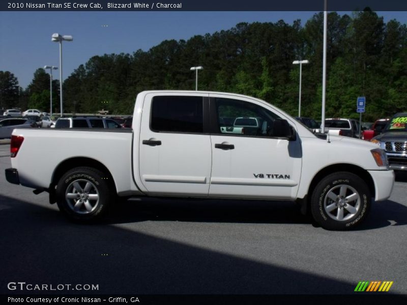 Blizzard White / Charcoal 2010 Nissan Titan SE Crew Cab