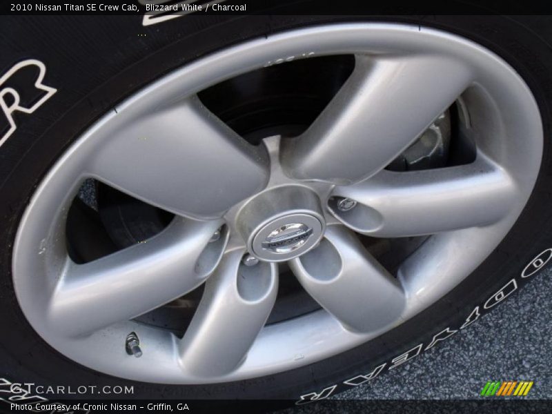 Blizzard White / Charcoal 2010 Nissan Titan SE Crew Cab