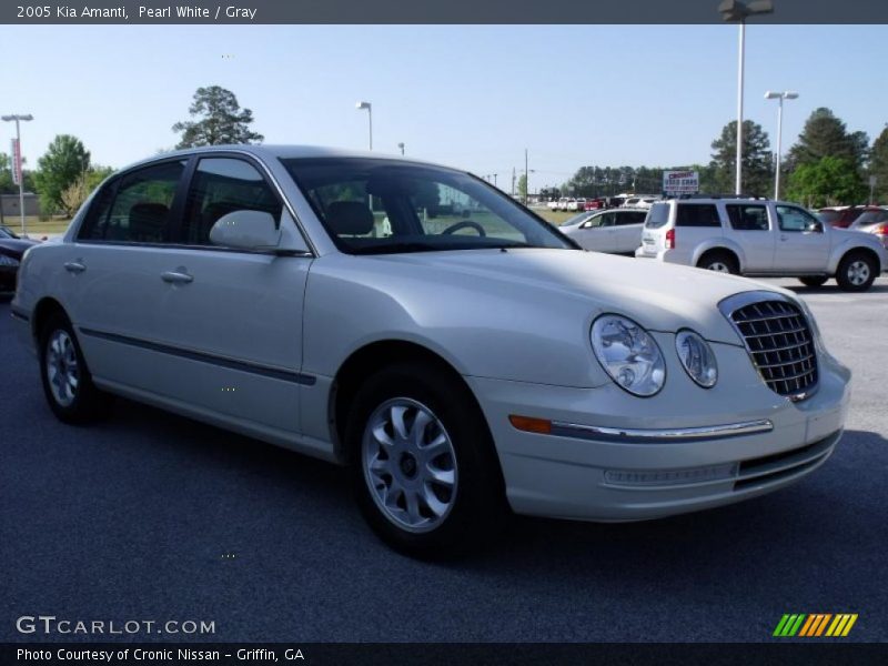 Pearl White / Gray 2005 Kia Amanti