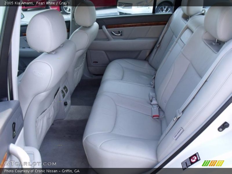Pearl White / Gray 2005 Kia Amanti