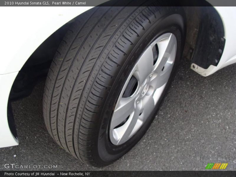 Pearl White / Camel 2010 Hyundai Sonata GLS