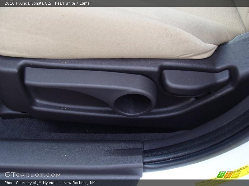 Pearl White / Camel 2010 Hyundai Sonata GLS