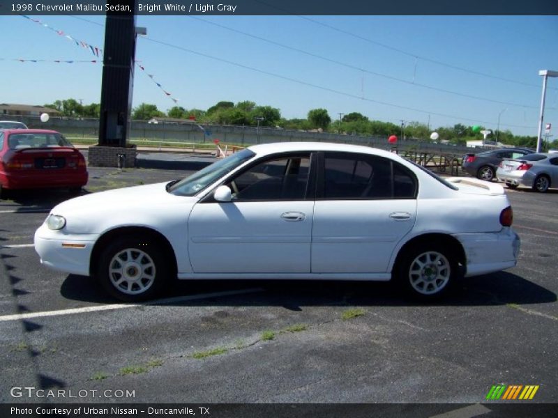 Bright White / Light Gray 1998 Chevrolet Malibu Sedan