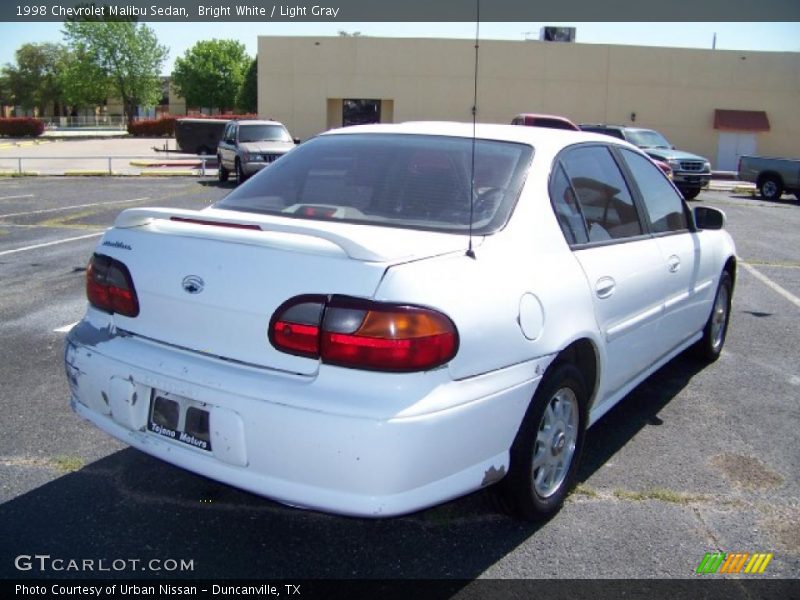 Bright White / Light Gray 1998 Chevrolet Malibu Sedan