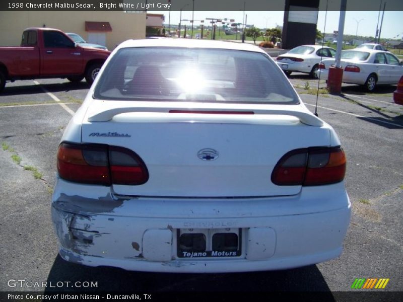 Bright White / Light Gray 1998 Chevrolet Malibu Sedan