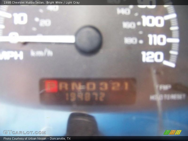 Bright White / Light Gray 1998 Chevrolet Malibu Sedan
