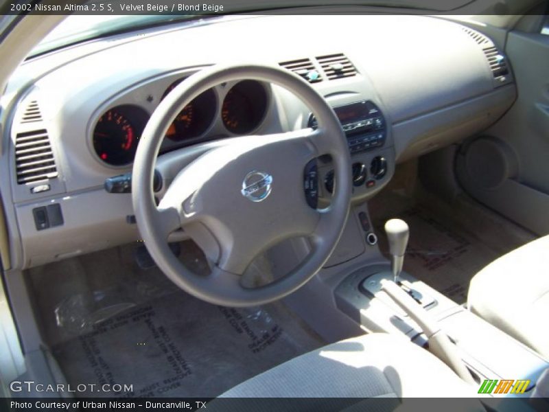 Velvet Beige / Blond Beige 2002 Nissan Altima 2.5 S