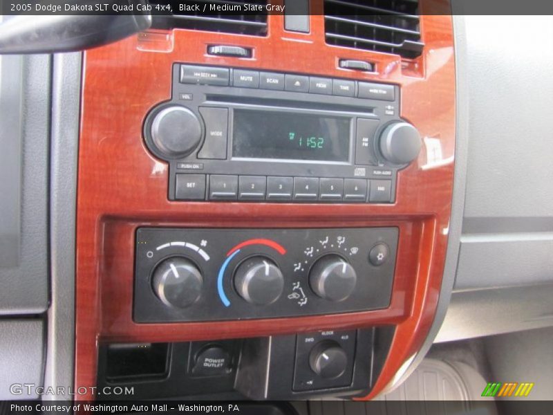 Black / Medium Slate Gray 2005 Dodge Dakota SLT Quad Cab 4x4