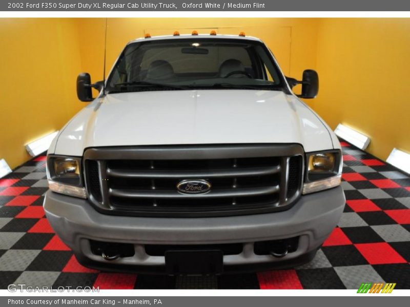 Oxford White / Medium Flint 2002 Ford F350 Super Duty XL Regular Cab Utility Truck
