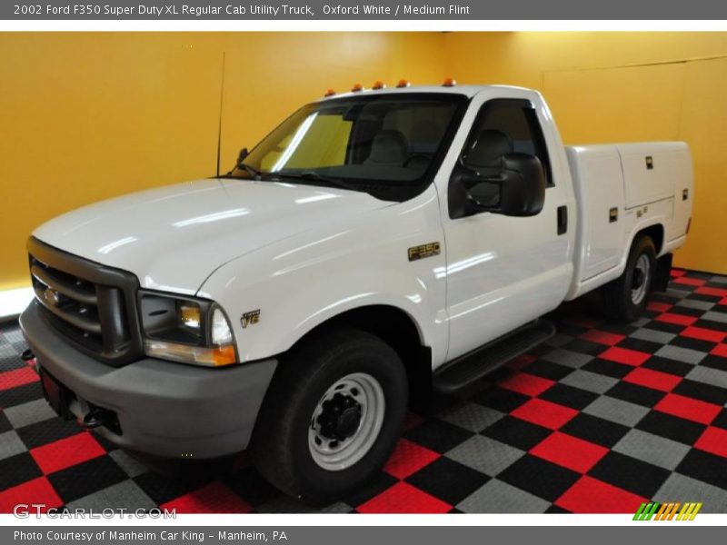 Oxford White / Medium Flint 2002 Ford F350 Super Duty XL Regular Cab Utility Truck