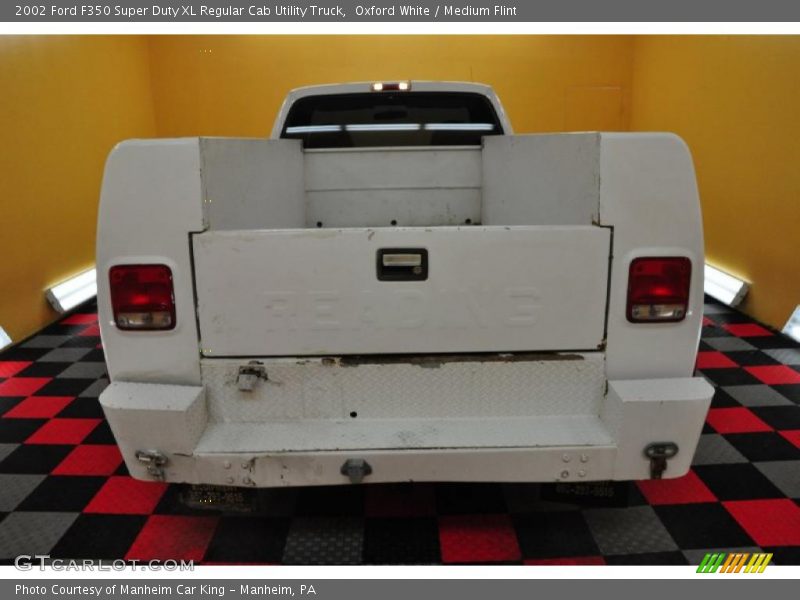 Oxford White / Medium Flint 2002 Ford F350 Super Duty XL Regular Cab Utility Truck