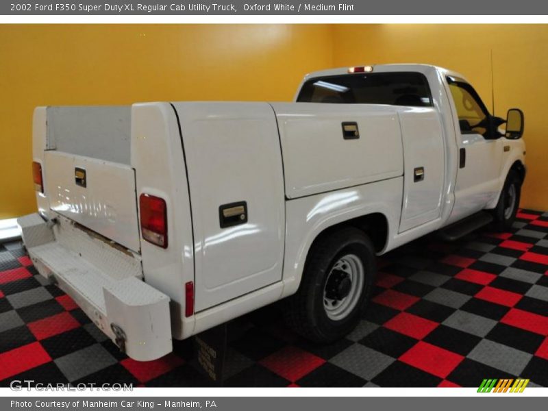 Oxford White / Medium Flint 2002 Ford F350 Super Duty XL Regular Cab Utility Truck