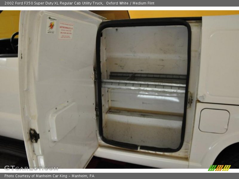 Oxford White / Medium Flint 2002 Ford F350 Super Duty XL Regular Cab Utility Truck