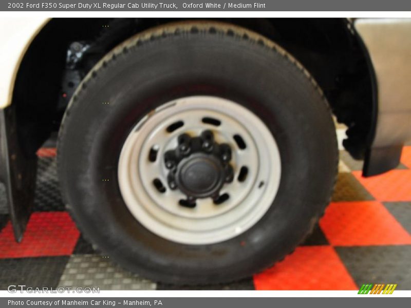 Oxford White / Medium Flint 2002 Ford F350 Super Duty XL Regular Cab Utility Truck