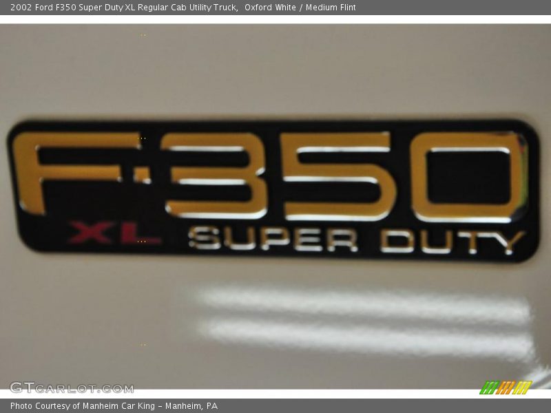 Oxford White / Medium Flint 2002 Ford F350 Super Duty XL Regular Cab Utility Truck