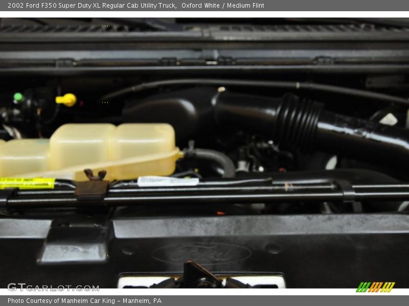 Oxford White / Medium Flint 2002 Ford F350 Super Duty XL Regular Cab Utility Truck