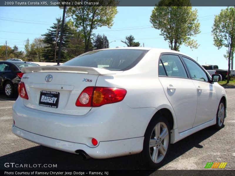 Super White / Dark Charcoal 2009 Toyota Corolla XRS