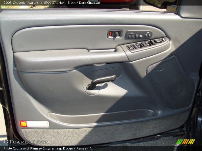 Black / Dark Charcoal 2003 Chevrolet Avalanche 1500 Z71 4x4