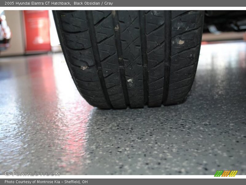 Black Obsidian / Gray 2005 Hyundai Elantra GT Hatchback