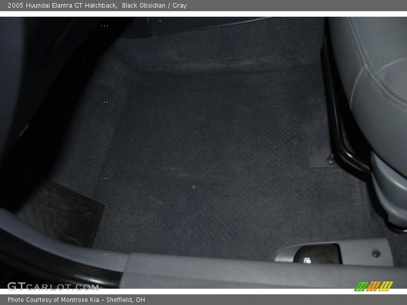 Black Obsidian / Gray 2005 Hyundai Elantra GT Hatchback