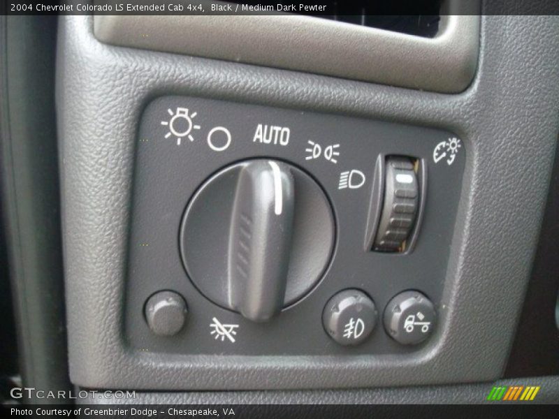 Black / Medium Dark Pewter 2004 Chevrolet Colorado LS Extended Cab 4x4