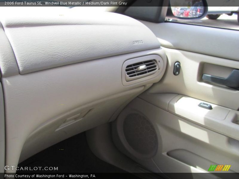 Windveil Blue Metallic / Medium/Dark Flint Grey 2006 Ford Taurus SE