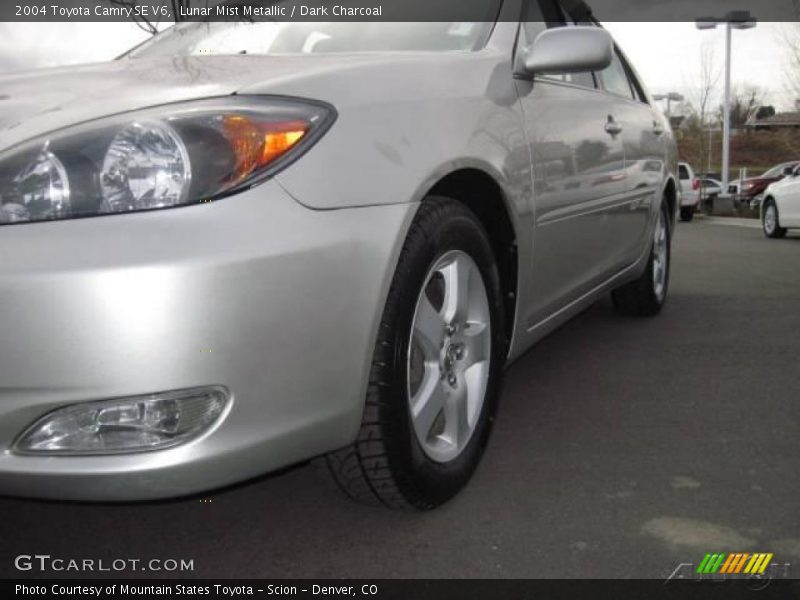 Lunar Mist Metallic / Dark Charcoal 2004 Toyota Camry SE V6