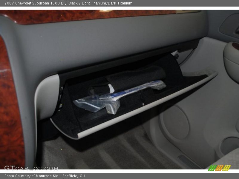 Black / Light Titanium/Dark Titanium 2007 Chevrolet Suburban 1500 LT