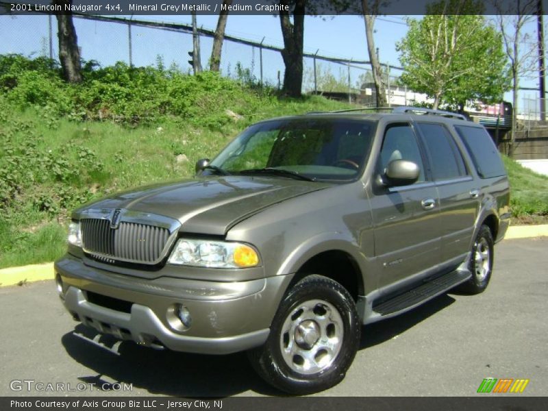 Mineral Grey Metallic / Medium Graphite 2001 Lincoln Navigator 4x4