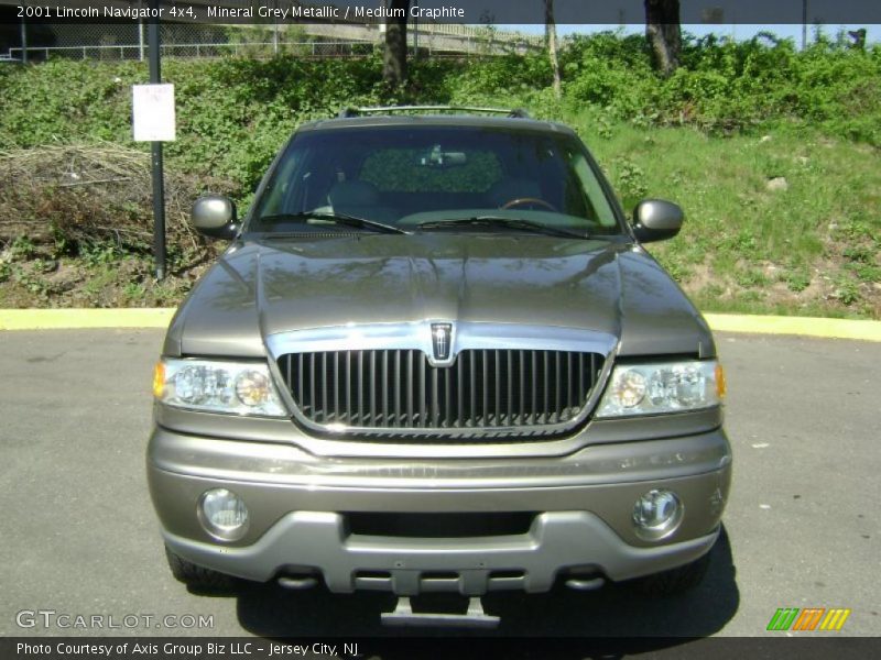 Mineral Grey Metallic / Medium Graphite 2001 Lincoln Navigator 4x4