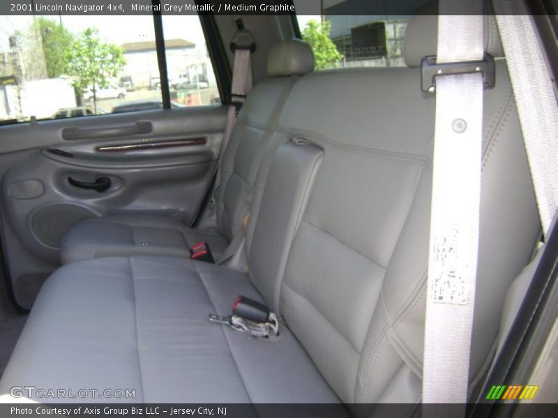 Mineral Grey Metallic / Medium Graphite 2001 Lincoln Navigator 4x4