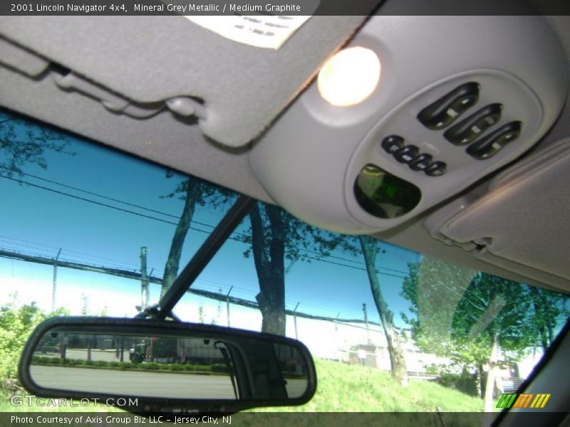 Mineral Grey Metallic / Medium Graphite 2001 Lincoln Navigator 4x4