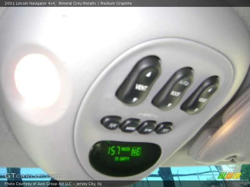 Mineral Grey Metallic / Medium Graphite 2001 Lincoln Navigator 4x4
