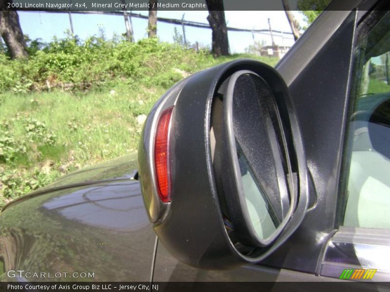 Mineral Grey Metallic / Medium Graphite 2001 Lincoln Navigator 4x4