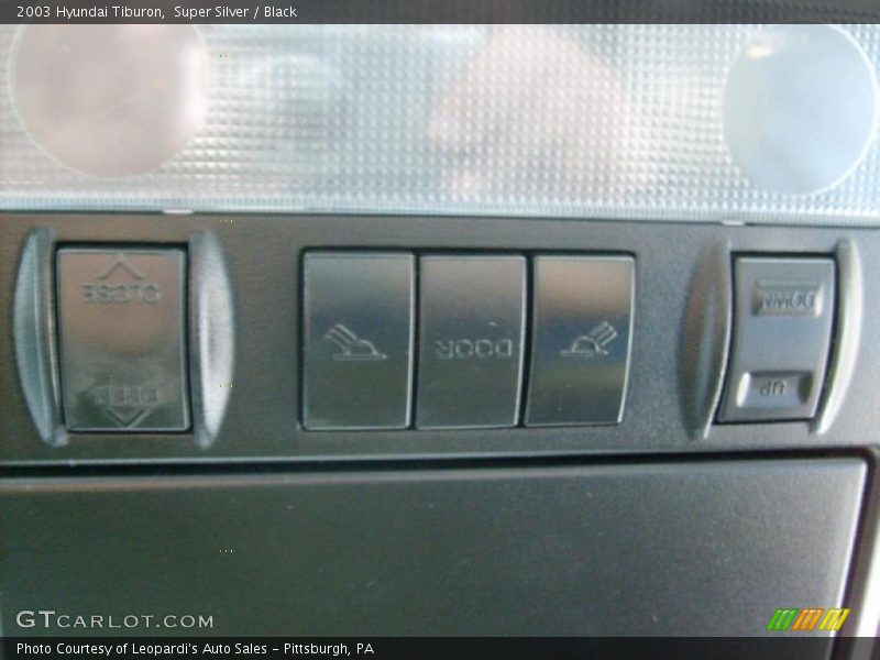 Super Silver / Black 2003 Hyundai Tiburon