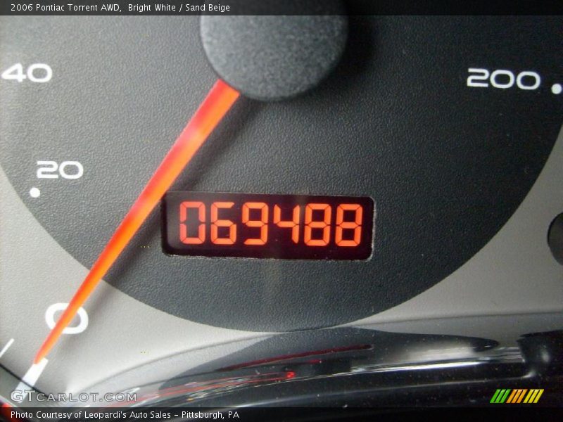 Bright White / Sand Beige 2006 Pontiac Torrent AWD