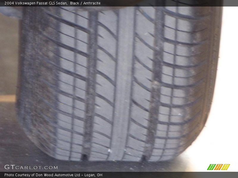 Black / Anthracite 2004 Volkswagen Passat GLS Sedan